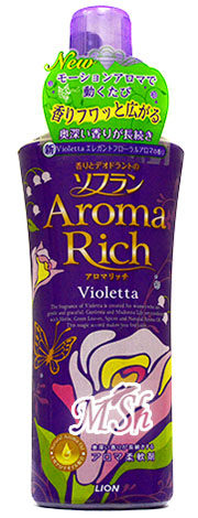 LION "Aroma Rich": Кондиционер для белья с натуральными маслами лилия, гардения и травы, флакон, 620мл